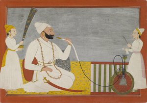 Raja Ajmat Dev van Mankot rookt een waterpijp